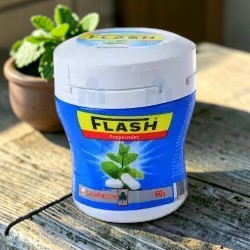 Medina Market Flash Pfefferminz Kaugummi Dose mit blauem Design und frischen Minzblättern